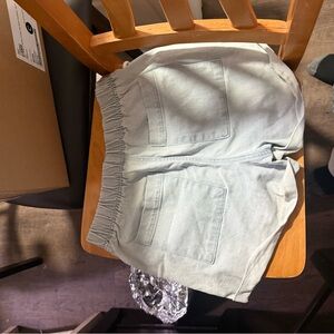 Light Gray Elastic Waist Shorts